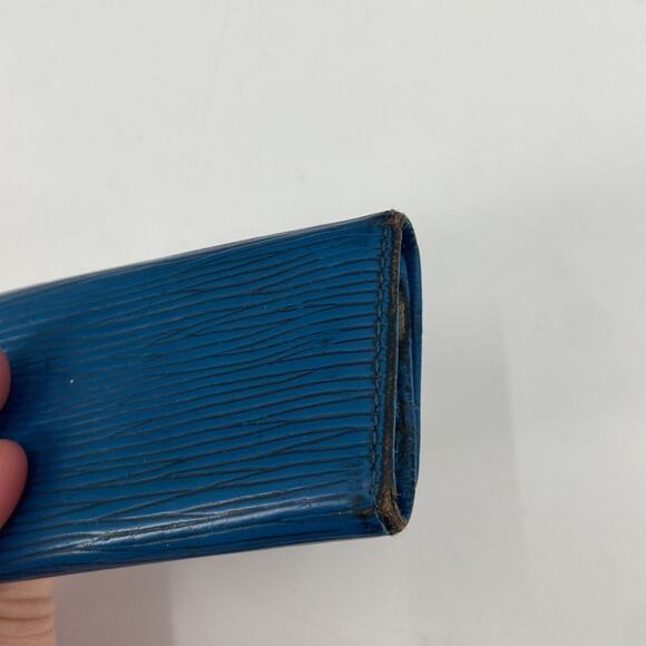 Authentic blue Louis Vuitton keyholder - Picture 3 of 9